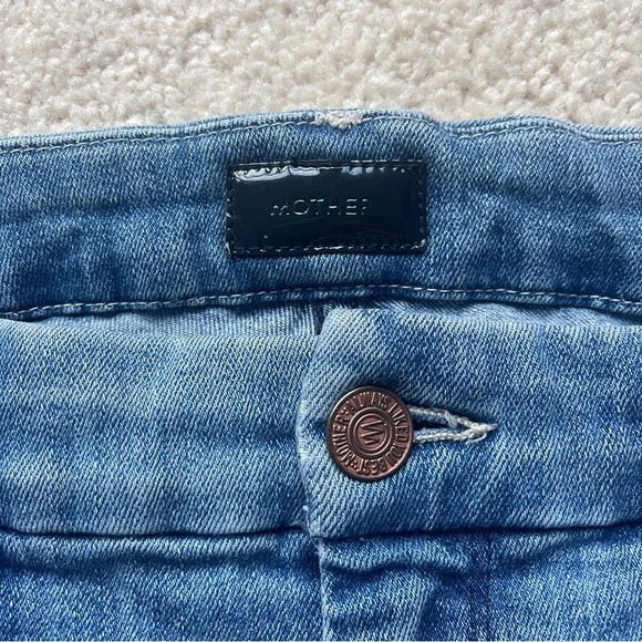 Mother Denim Looker Step Ankle Fray Jeans in Where There's Smoke - Picture 4 of 9